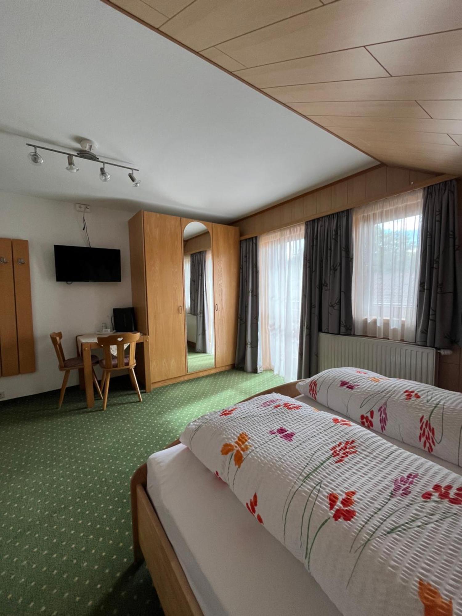 Pension Vorberghof- Bauernhofurlaub Ramsau am Dachstein Esterno foto